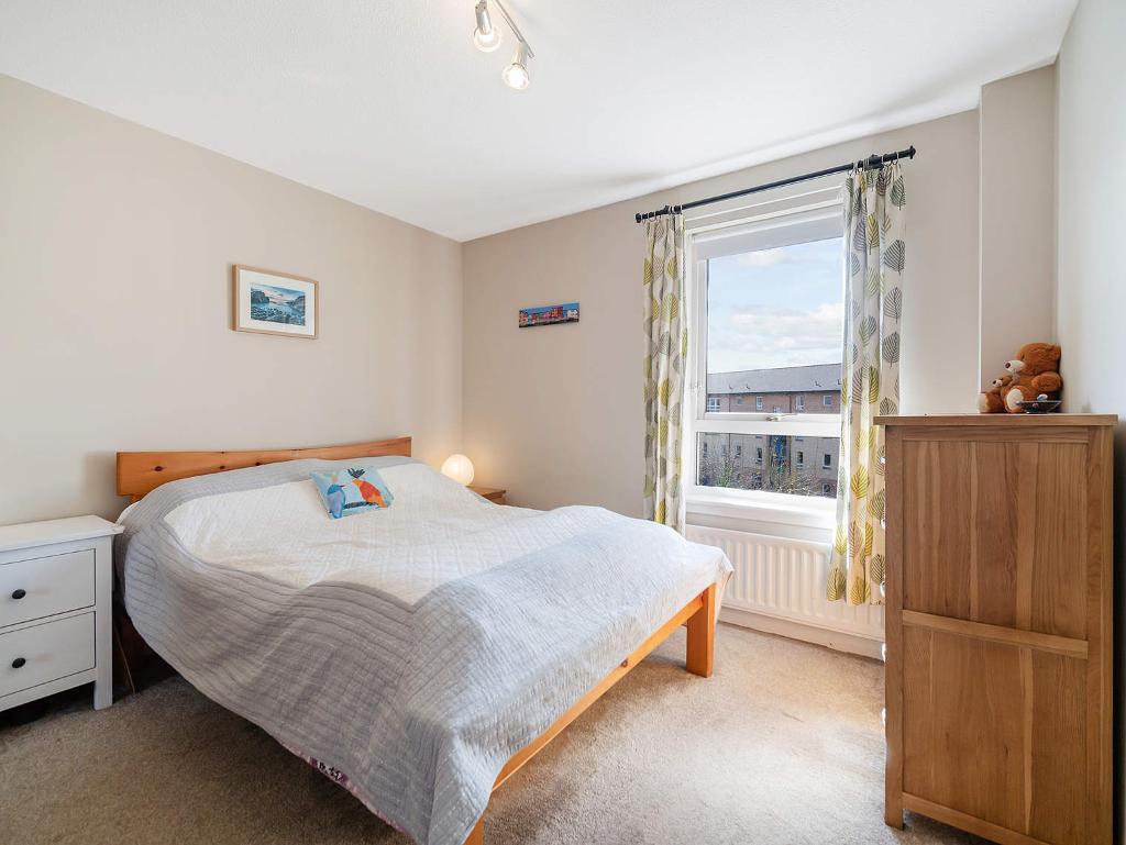 3 Bedroom Flat For Sale in Old Rutherglen Road, New Gorbals, G5 0RH