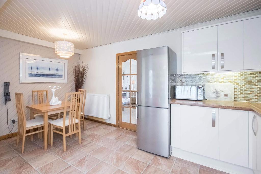 2 Bedroom SemiDetached For Sale in Duror Street, Greenfield, G32 6TP