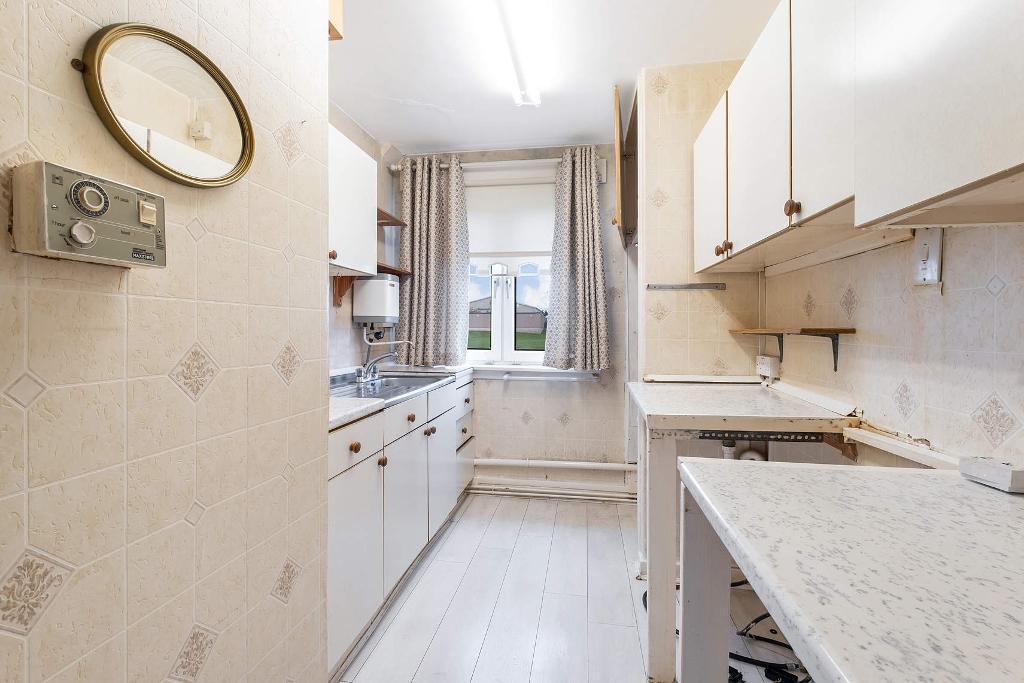 2 Bedroom Flat For Sale in Royston Road, Royston, G21 2QL