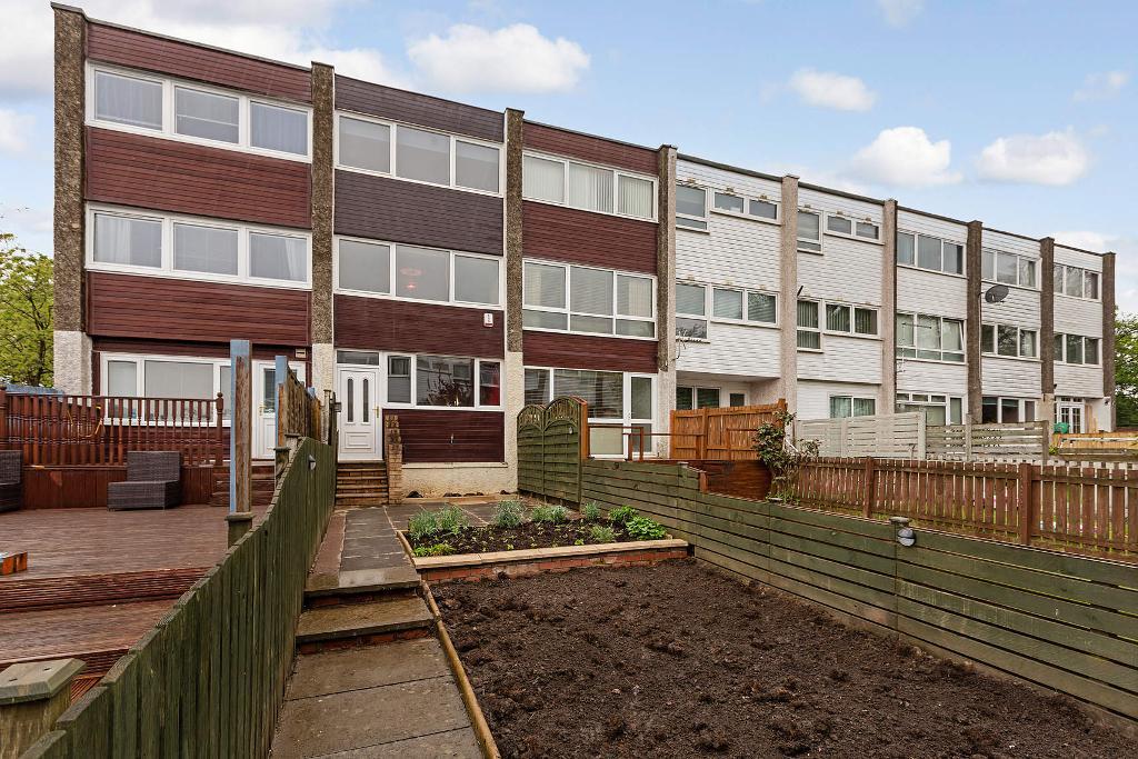 3 Bedroom Town House For Sale in MacTaggart Road, Cumbernauld, G67 1JL