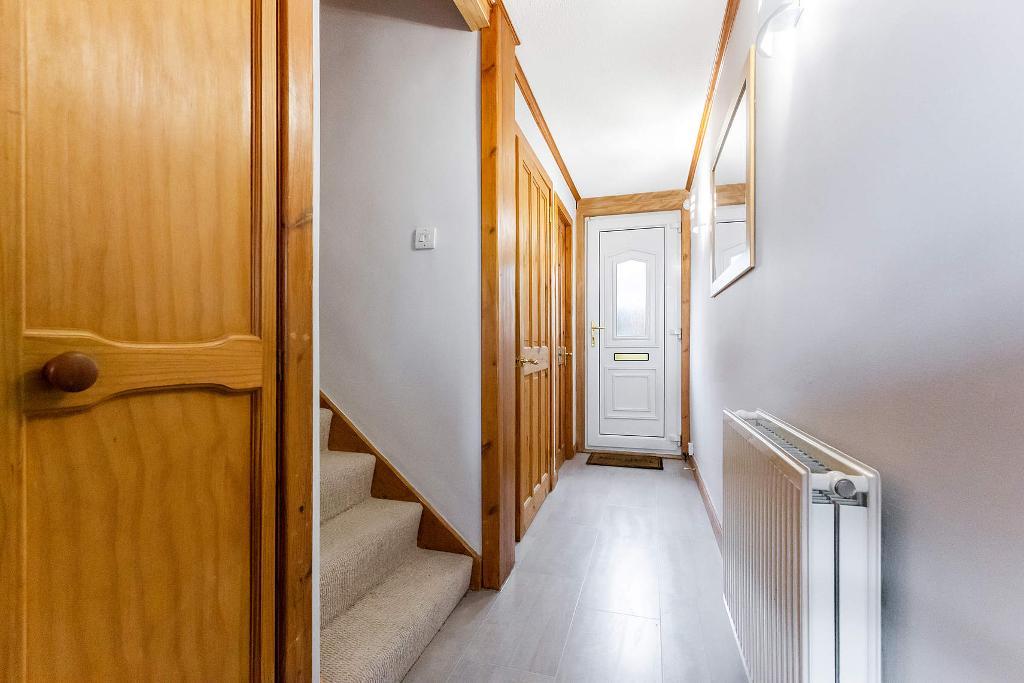 3 Bedroom Town House For Sale in MacTaggart Road, Cumbernauld, G67 1JL