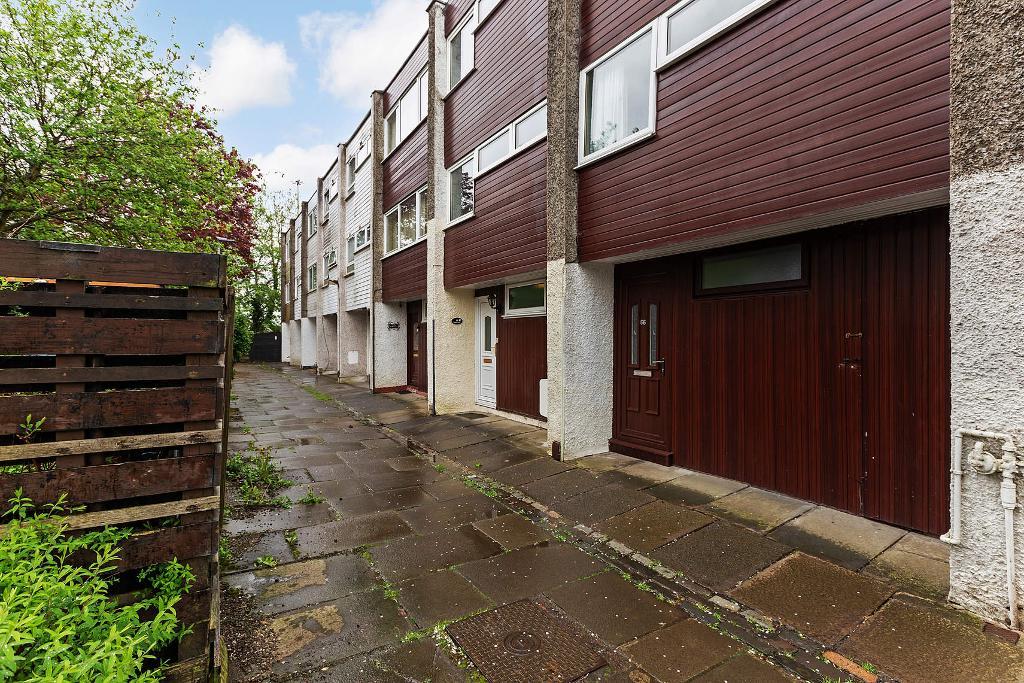 3 Bedroom Town House For Sale in MacTaggart Road, Cumbernauld, G67 1JL