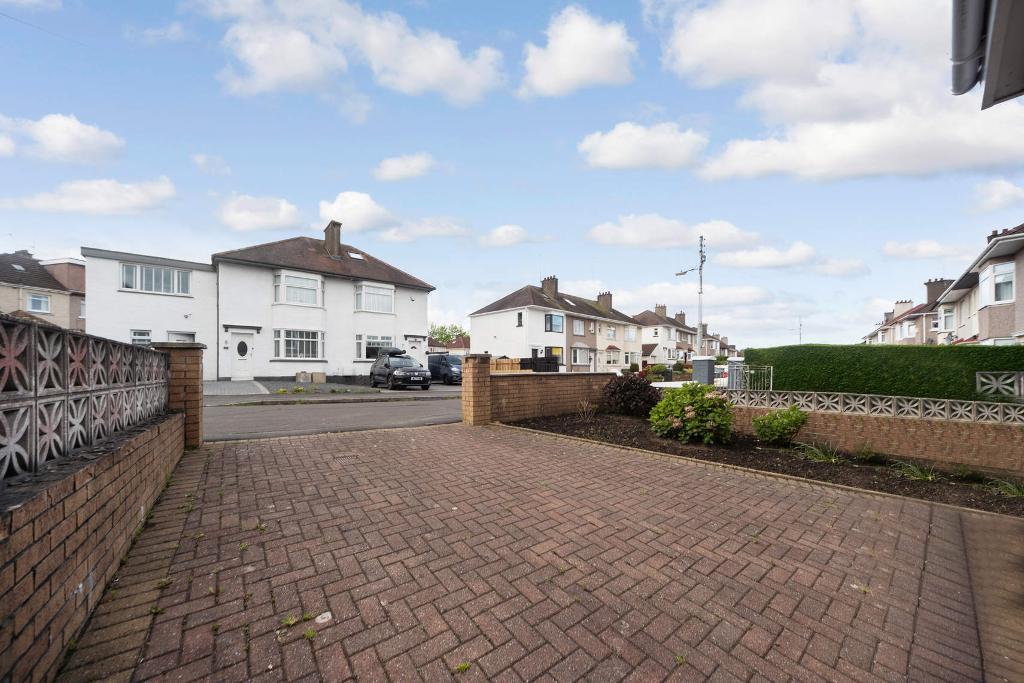 3 Bedroom SemiDetached For Sale in Springhill Road, Garrowhill, G69 6NS
