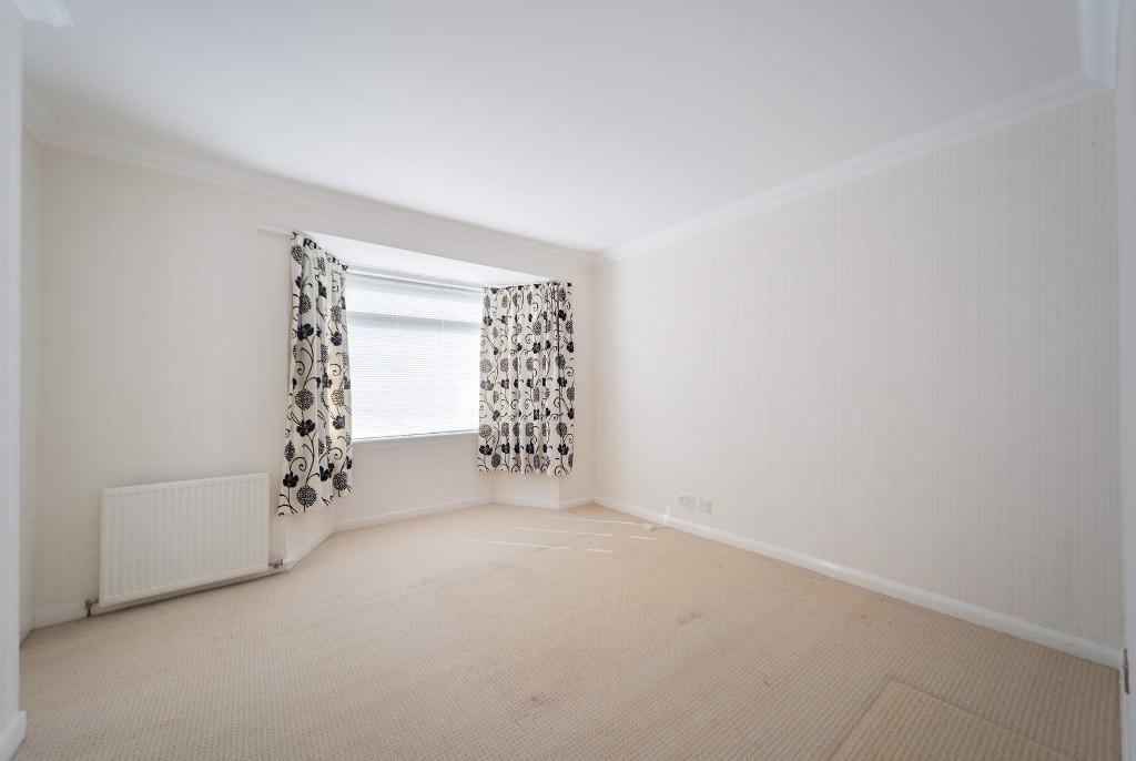 3 Bedroom SemiDetached For Sale in Springhill Road, Garrowhill, G69 6NS