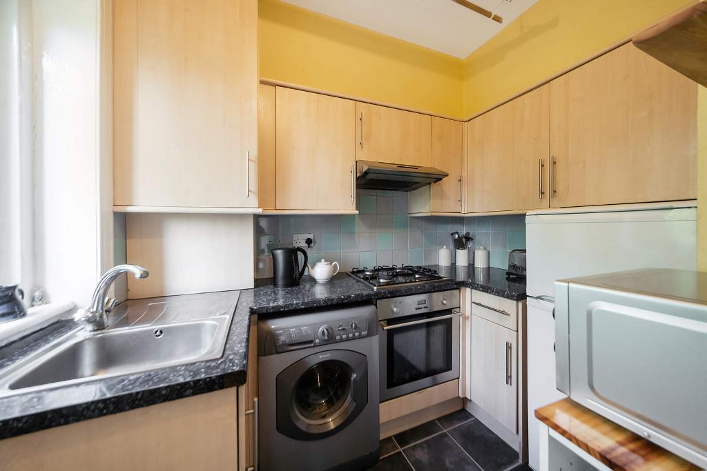 3 Bedroom Ground Floor Flat For Sale in Dorchester Avenue, Anniesland