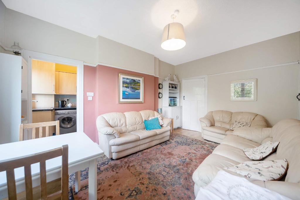 3 Bedroom Ground Floor Flat For Sale in Dorchester Avenue, Anniesland