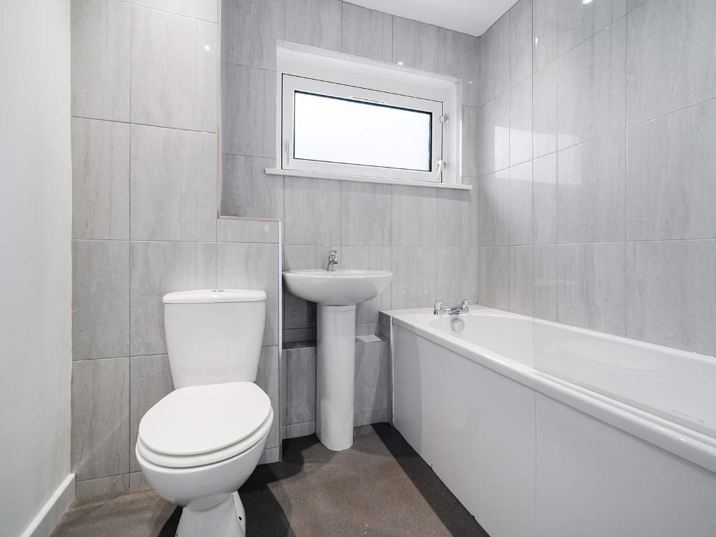 1 Bedroom Flat For Sale in Inveresk Street, Greenfield, G32 6TA