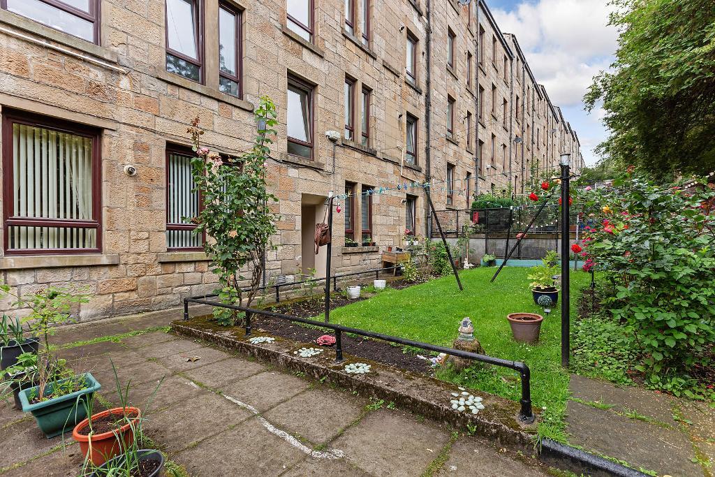 1 Bedroom Flat For Sale in Cardross Street, Dennistoun, G31 2DG