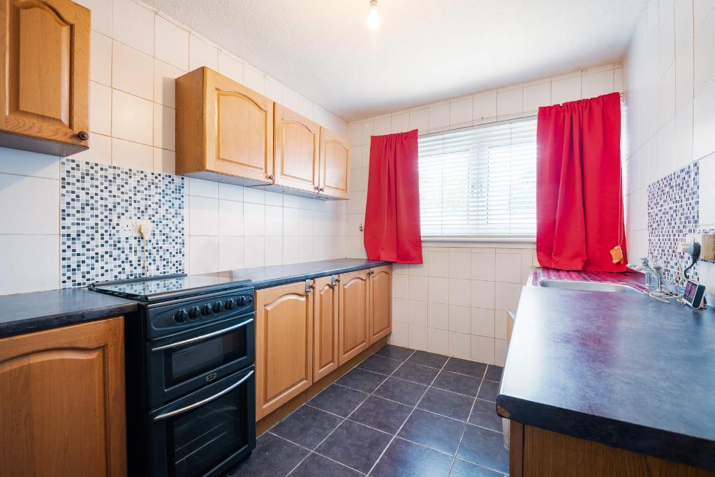 2 Bedroom End Terraced For Sale in Broom Path, Baillieston, G69 7DD