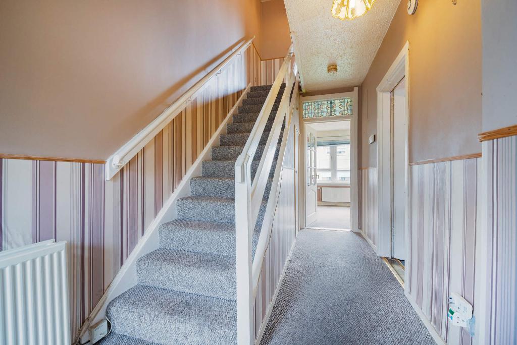 2 Bedroom End Terraced For Sale in Broom Path, Baillieston, G69 7DD