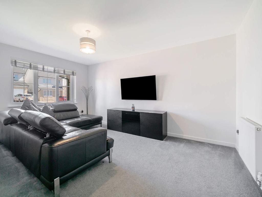 3 Bedroom End Terraced For Sale in Penicuik Street, Carntyne, G32 6FR