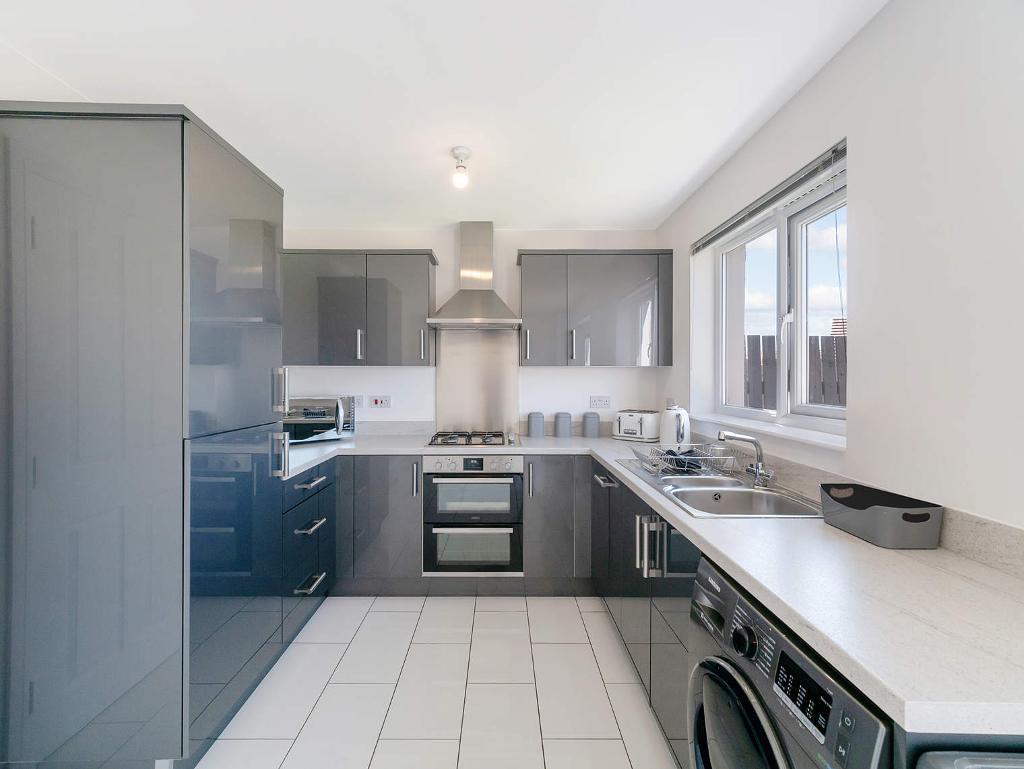 3 Bedroom End Terraced For Sale in Penicuik Street, Carntyne, G32 6FR