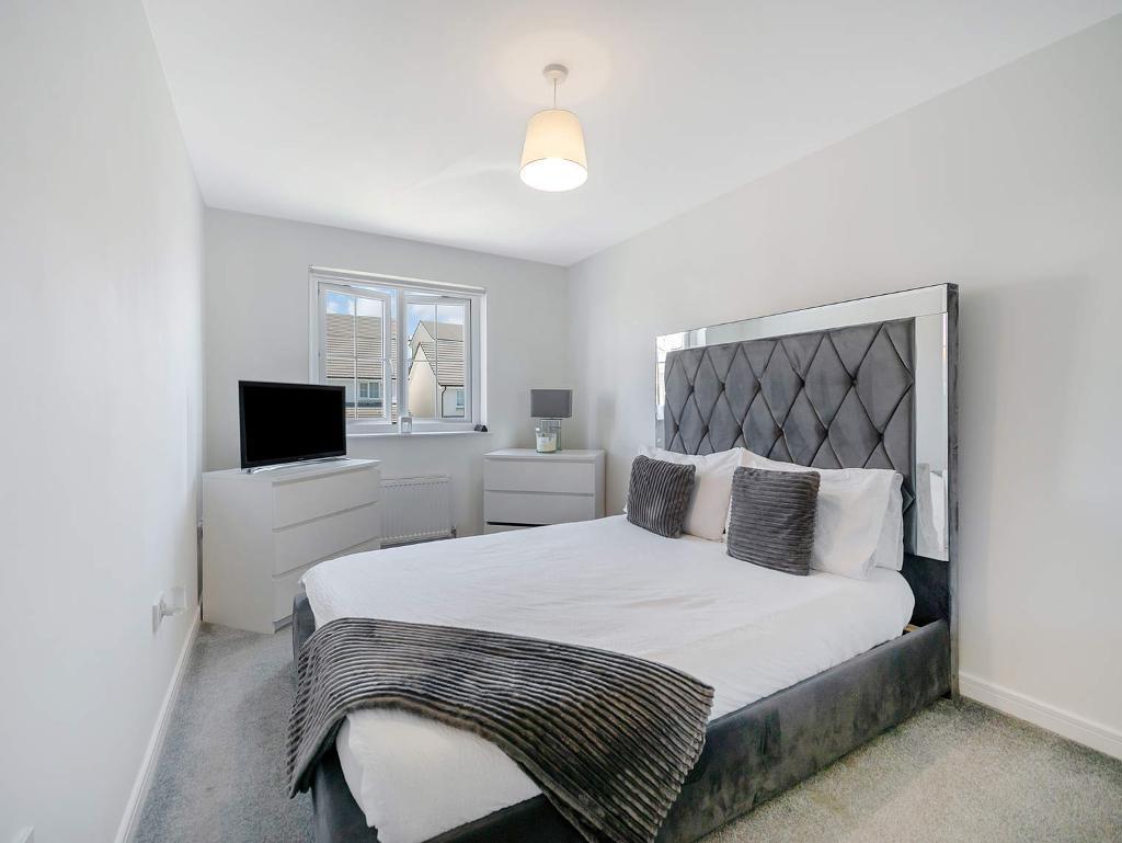 3 Bedroom End Terraced For Sale in Penicuik Street, Carntyne, G32 6FR