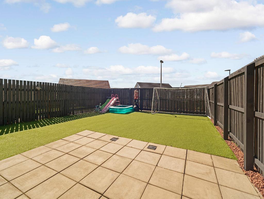 3 Bedroom End Terraced For Sale in Penicuik Street, Carntyne, G32 6FR