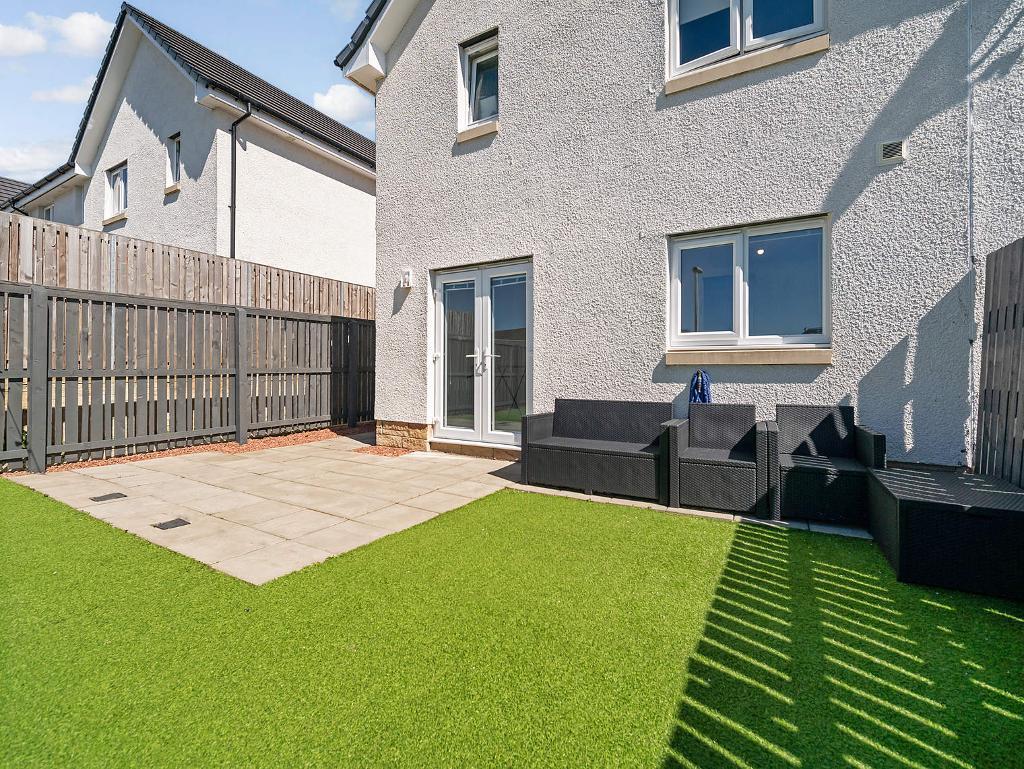 3 Bedroom End Terraced For Sale in Penicuik Street, Carntyne, G32 6FR