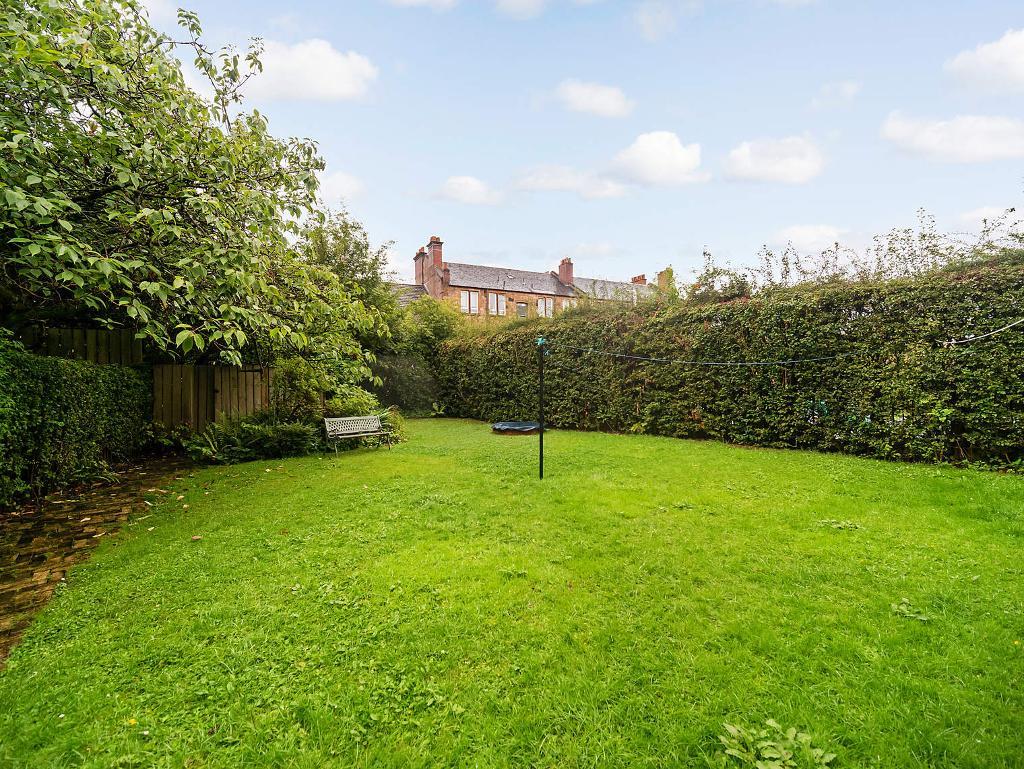 3 Bedroom Flat For Sale in Golfhill Drive, Dennistoun, G31 2NZ