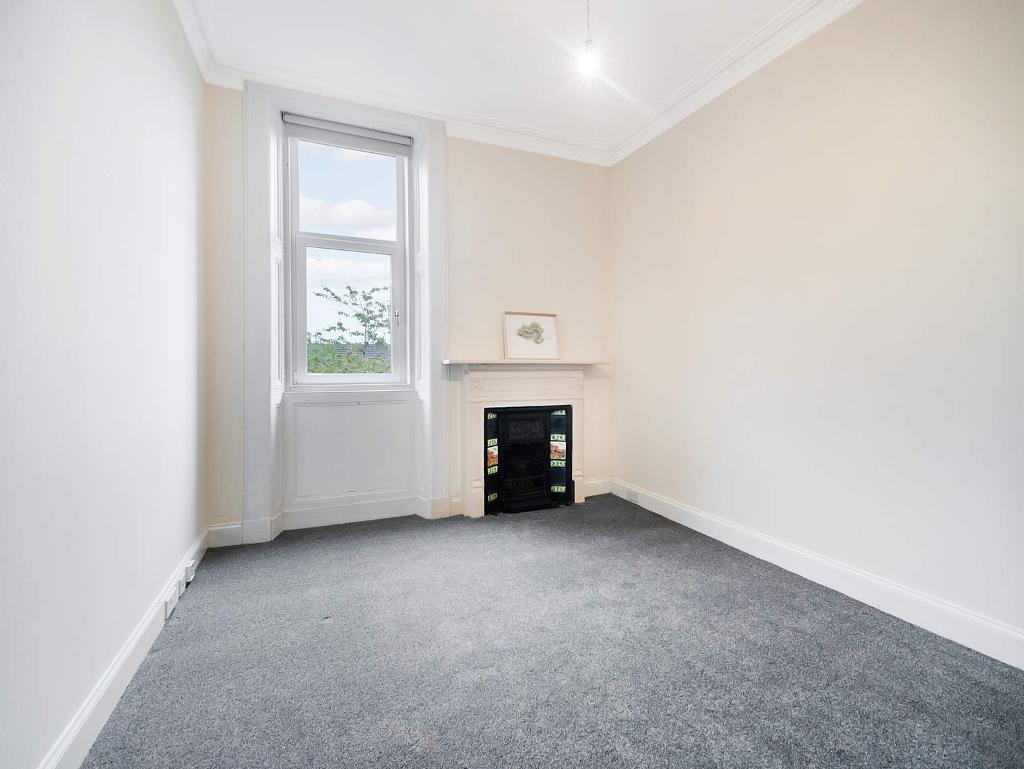 3 Bedroom Flat For Sale in Golfhill Drive, Dennistoun, G31 2NZ