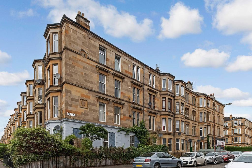 2 Bedroom Flat For Sale in Meadowpark Street, Dennistoun, Glasgow, G31 2SF