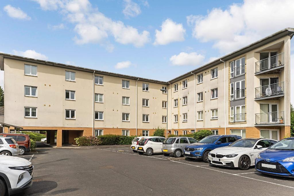 2 Bedroom Flat For Sale in Ashgill Road, Glasgow, G22 7HJ