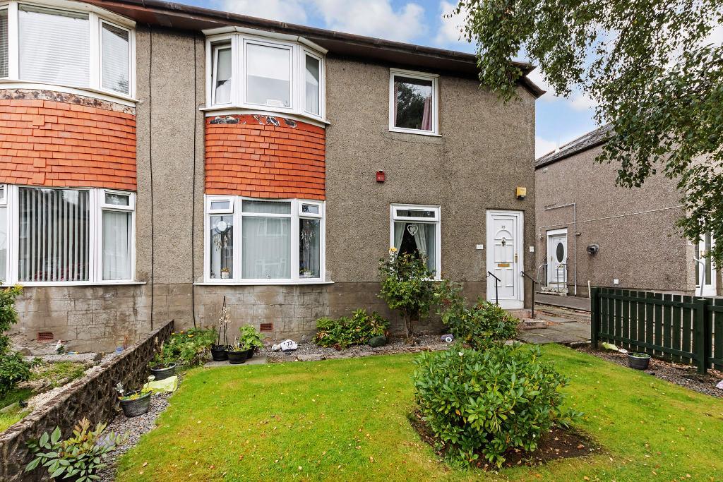 3 Bedroom Lower cottage flat For Sale in Crofton Avenue, Croftfoot, G44 5HY