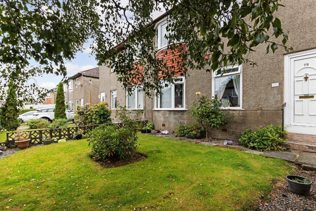 3 Bedroom Lower cottage flat For Sale in Crofton Avenue, Croftfoot, G44 5HY