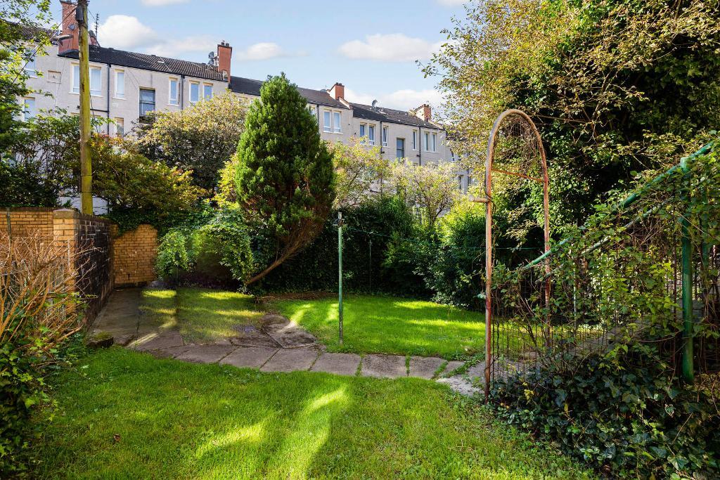 1 Bedroom Flat For Sale in Aberfoyle Street, Dennistoun, G31 3RS