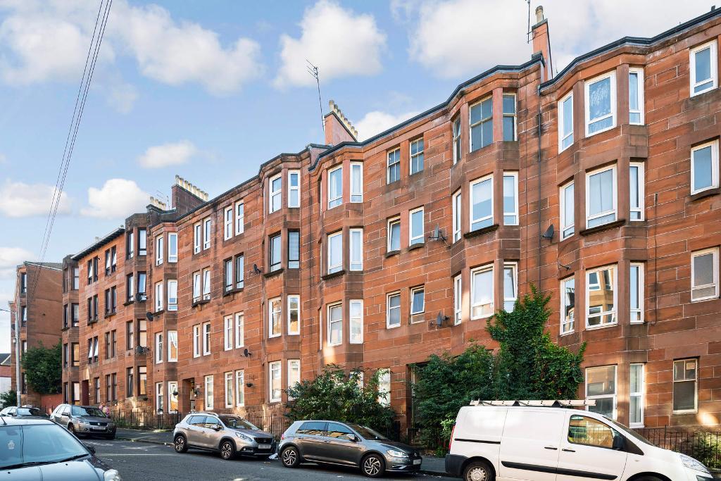 1 Bedroom Flat For Sale in Aberfoyle Street, Dennistoun, G31 3RS