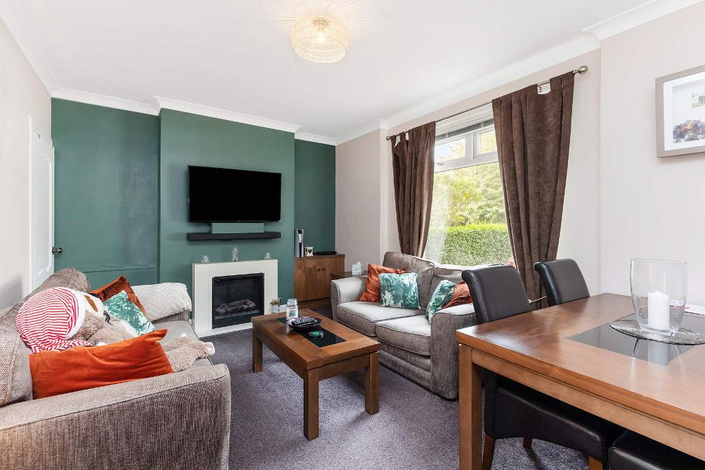 2 Bedroom SemiDetached For Sale in Balerno Drive, Mosspark, G52 1NB