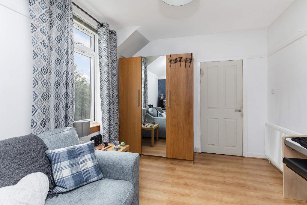 2 Bedroom SemiDetached For Sale in Balerno Drive, Mosspark, G52 1NB