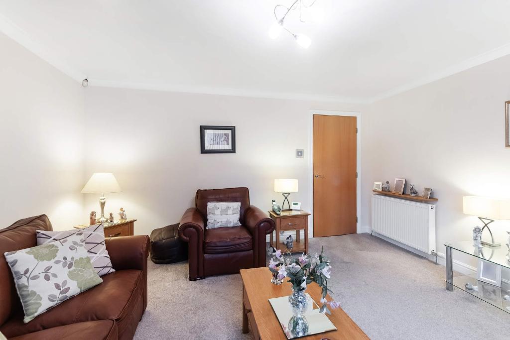 2 Bedroom Flat For Sale in Ashgill Road, G22 7HJ