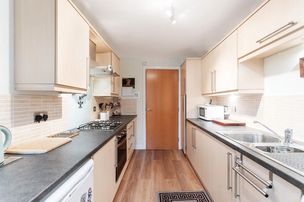 2 Bedroom Flat For Sale in Ashgill Road, G22 7HJ