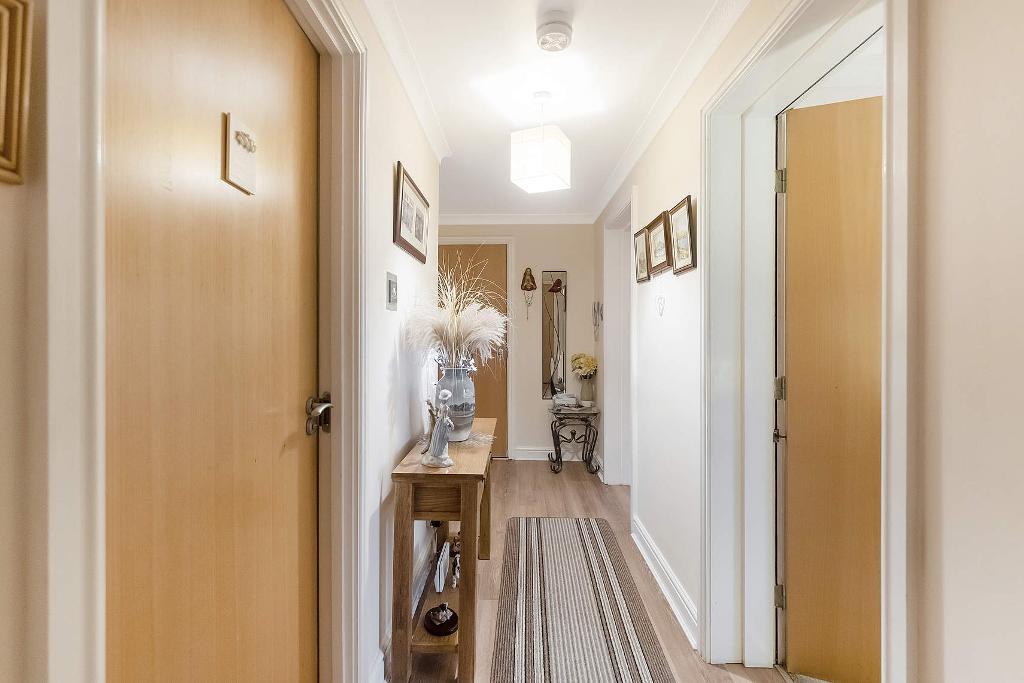 2 Bedroom Flat For Sale in Ashgill Road, G22 7HJ