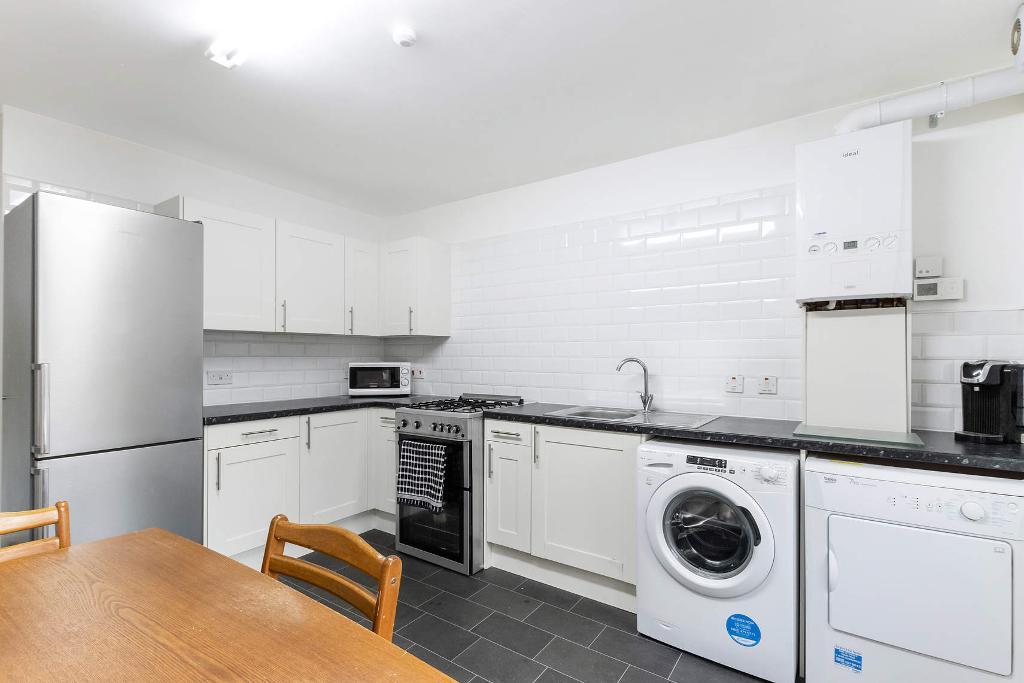 2 Bedroom Flat For Sale in Balado Road, Easterhouse, G33 4HB