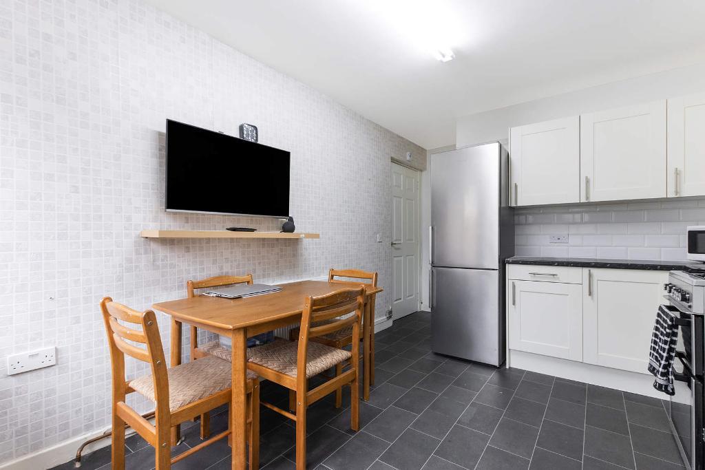 2 Bedroom Flat For Sale in Balado Road, Easterhouse, G33 4HB