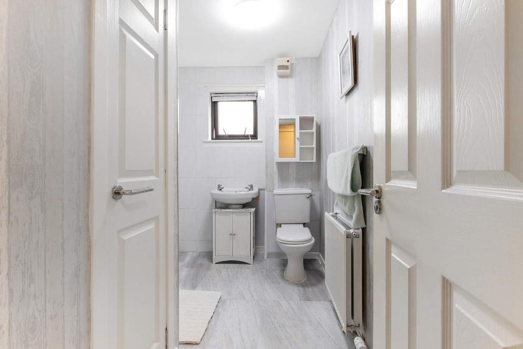 2 Bedroom Flat For Sale in Balado Road, Easterhouse, G33 4HB