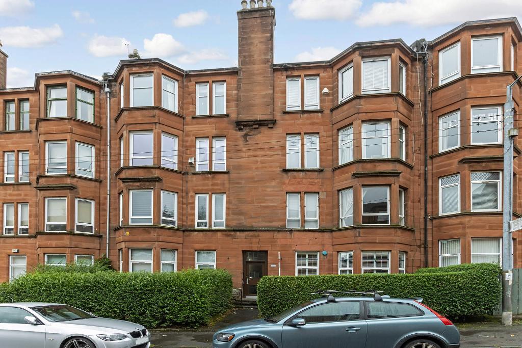 2 Bedroom Ground Floor Flat For Sale in Golfhill Drive, Dennistoun, G31 2NY