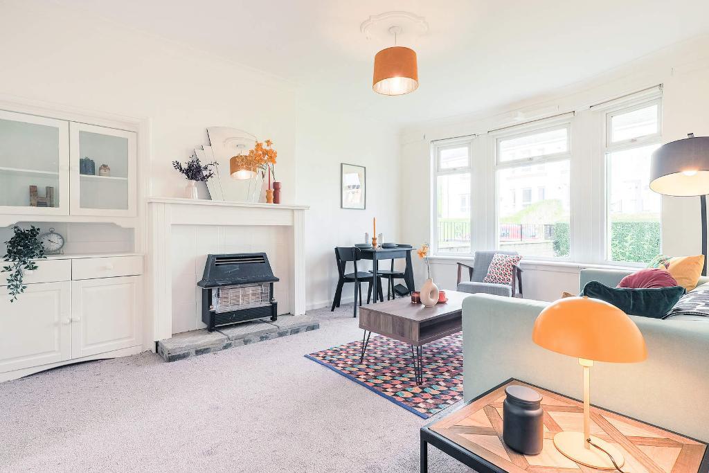 2 Bedroom Lower cottage flat For Sale in Loretto Street, Carntyne, G33 3BU