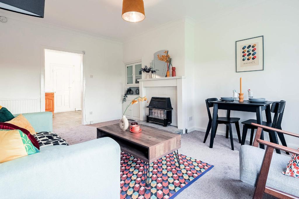 2 Bedroom Lower cottage flat For Sale in Loretto Street, Carntyne, G33 3BU
