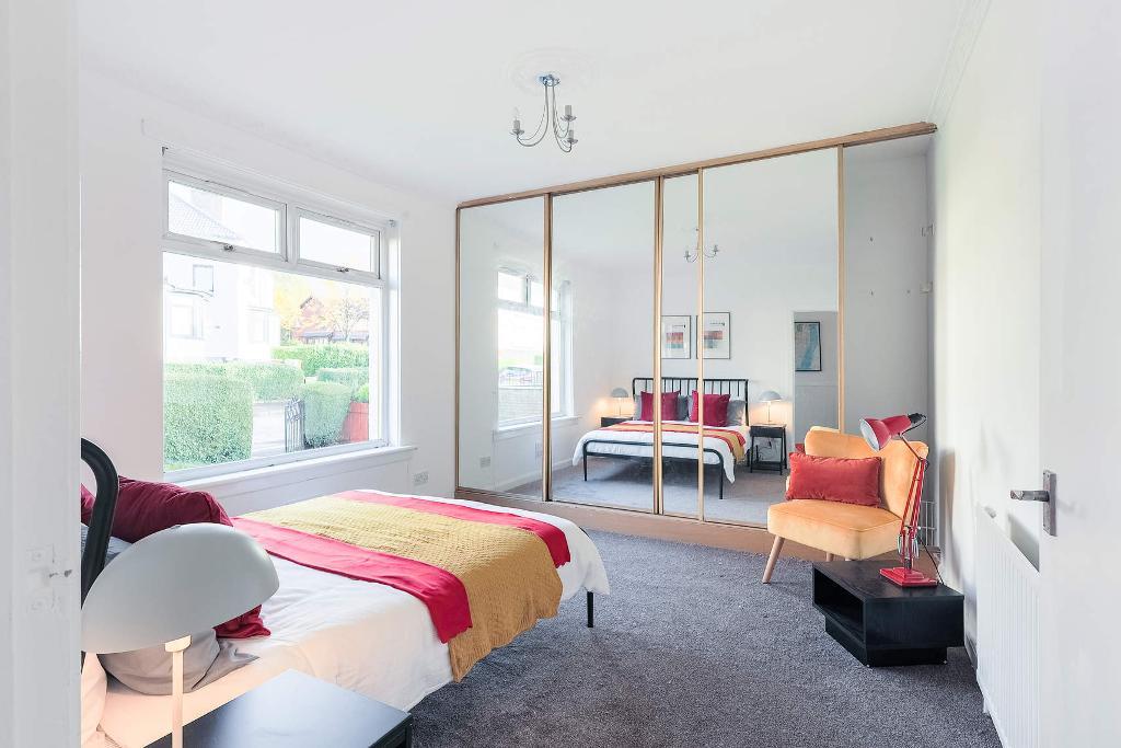 2 Bedroom Lower cottage flat For Sale in Loretto Street, Carntyne, G33 3BU