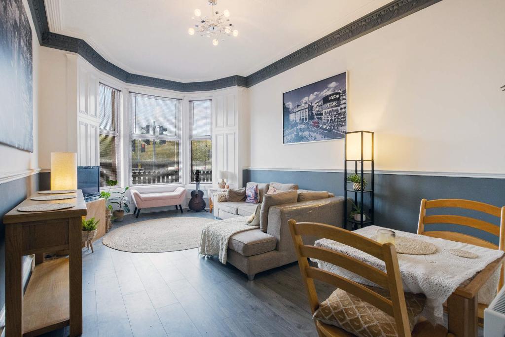 2 Bedroom Flat For Sale in Alexandra Park Street, Dennistoun, G31 2TY