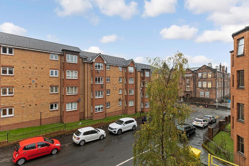 2 Bedroom Flat For Sale in Golfhill Drive, Dennistoun, G31 2NY