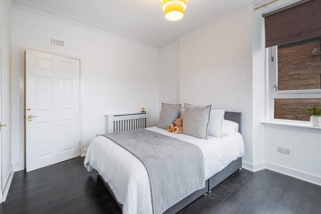 2 Bedroom Flat For Sale in Cumbernauld Road, Riddrie, G33 2EW