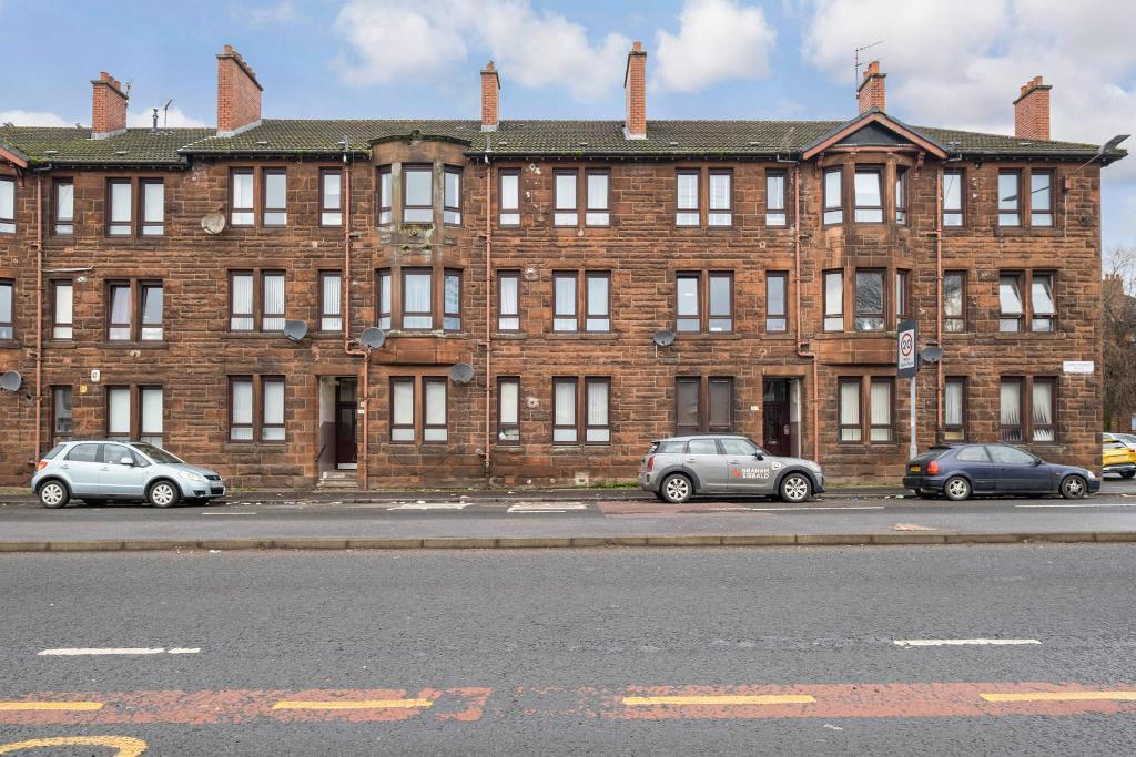 2 Bedroom Flat For Sale in Cumbernauld Road, Riddrie, G33 2EW
