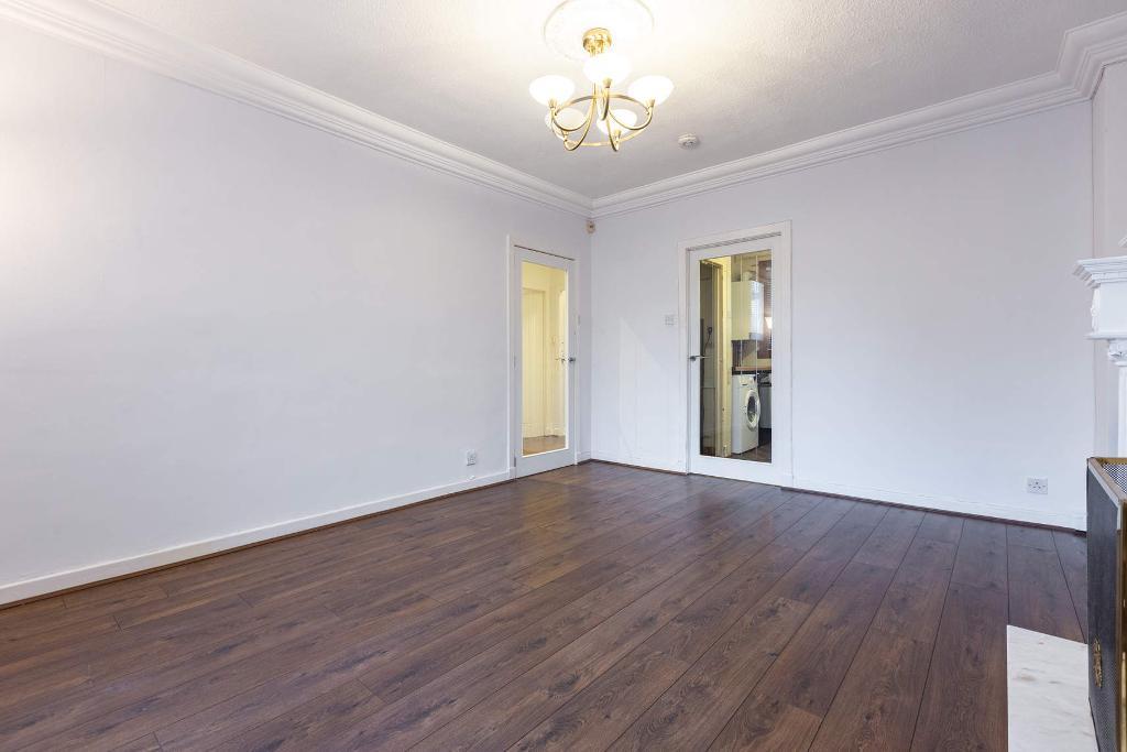 2 Bedroom Lower Cottage Flat For Sale in Ardgay Street, Sandyhills, G32 9BQ