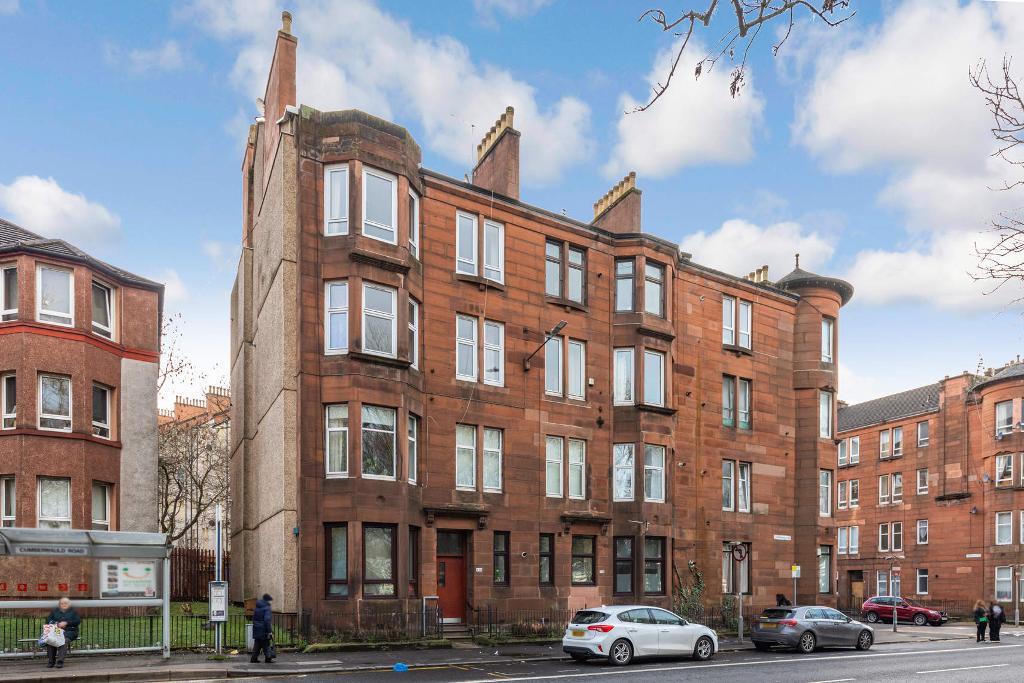 2 Bedroom Flat For Sale in Cumbernauld Road, Dennistoun, G31 3RN