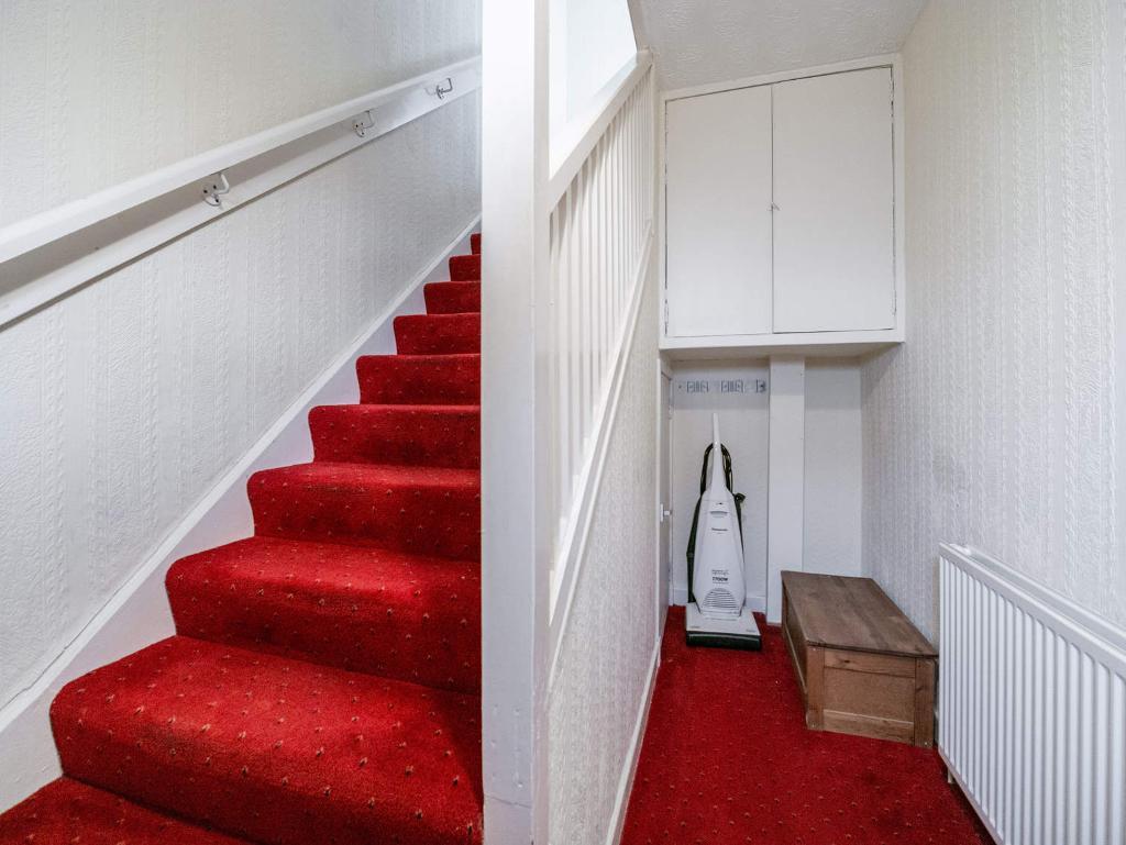 2 Bedroom End Terraced For Sale in Calderwood Avenue, Baillieston, G69 7EB