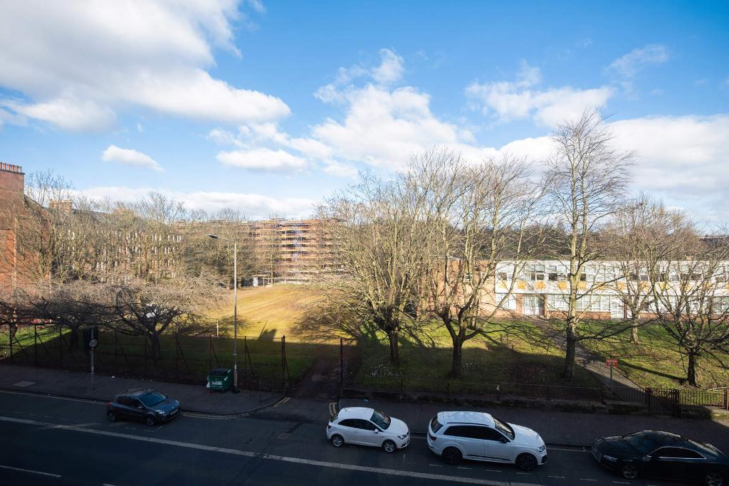 1 Bedroom Flat For Sale in Cumbernauld Road, Dennistoun, G31 3NQ