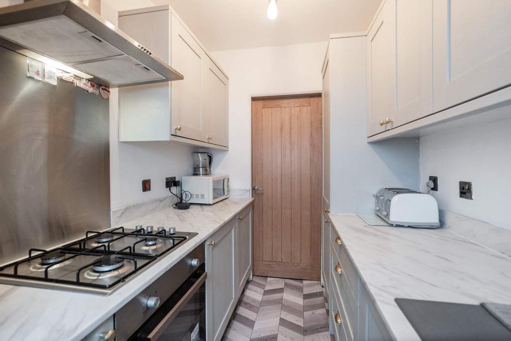 2 Bedroom Upper Cottage Flat For Sale in Drumpellier Street, Blackhill