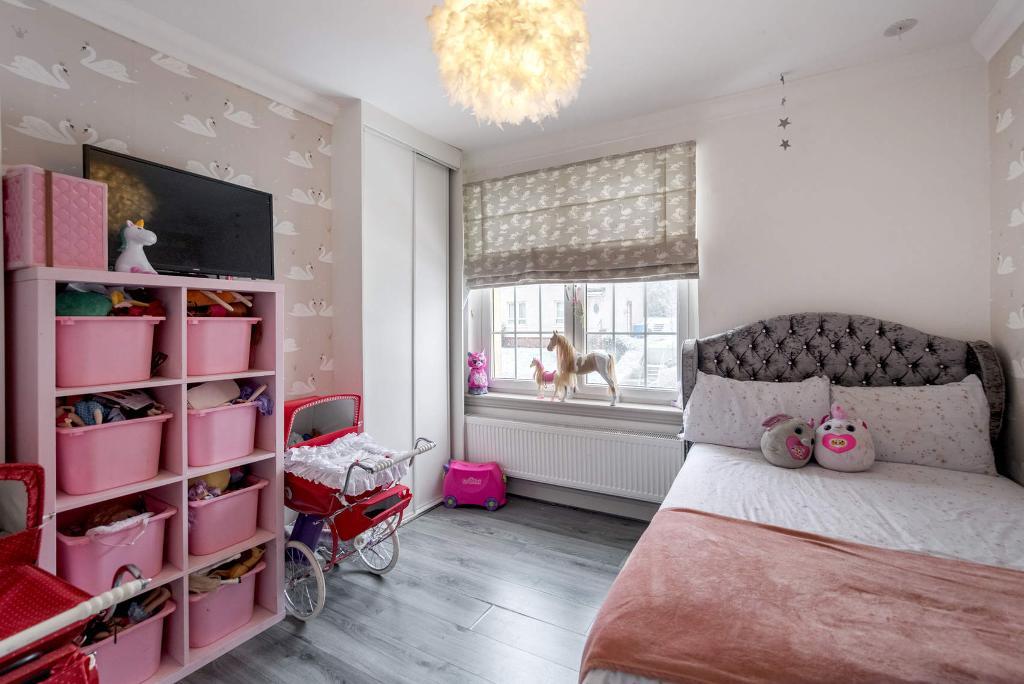 2 Bedroom Upper Cottage Flat For Sale in Drumpellier Street, Blackhill