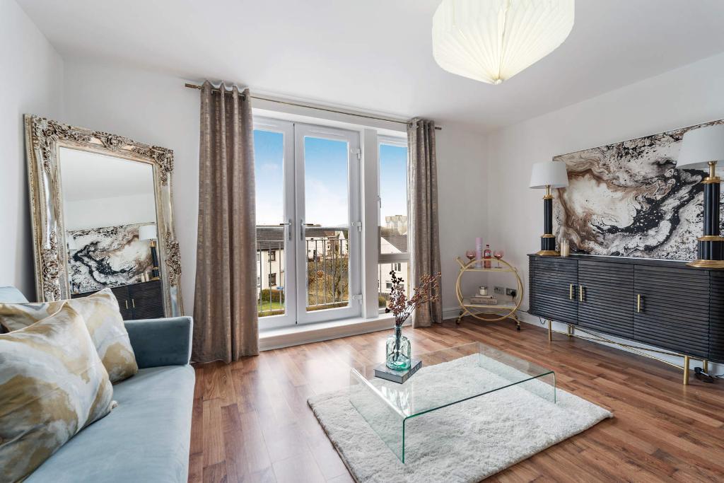 2 Bedroom Flat For Sale in Ashgill Road, Glasgow, G22 7HJ